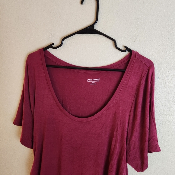 Lane Bryant Burgundy Short Sleeve Fitted Ruched Side Tee Top - Picture 4 of 6